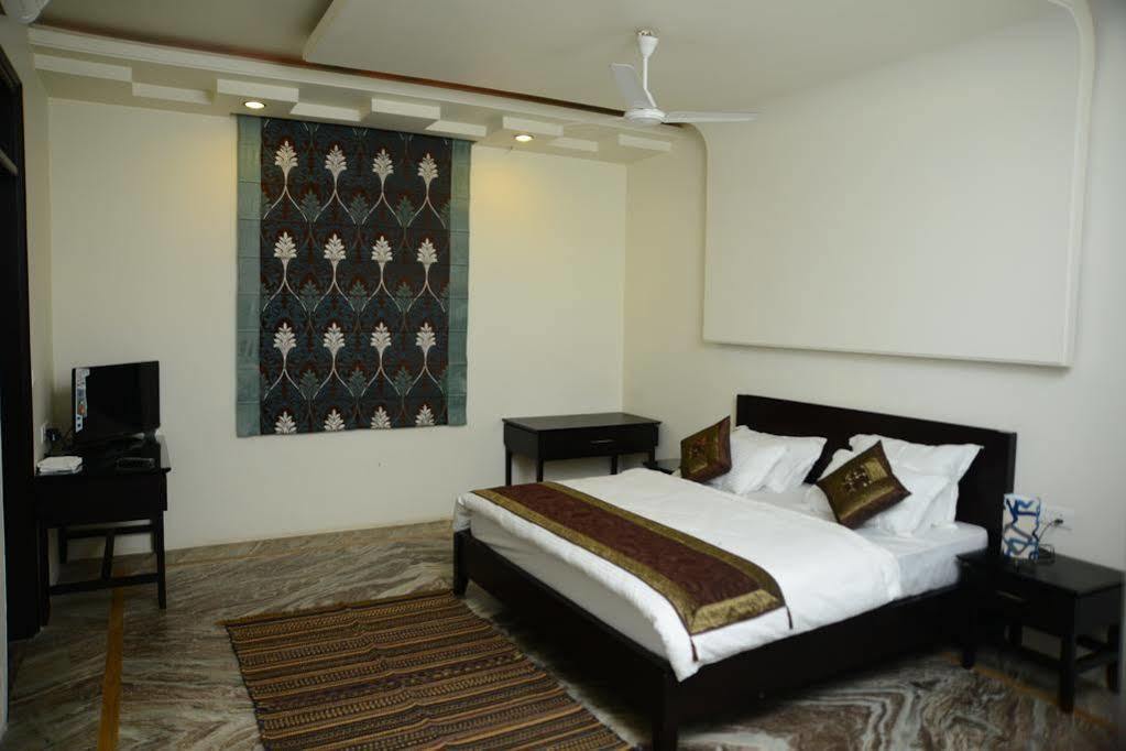 Goyal Haveli Hotel ชัยปุระ ภายนอก รูปภาพ