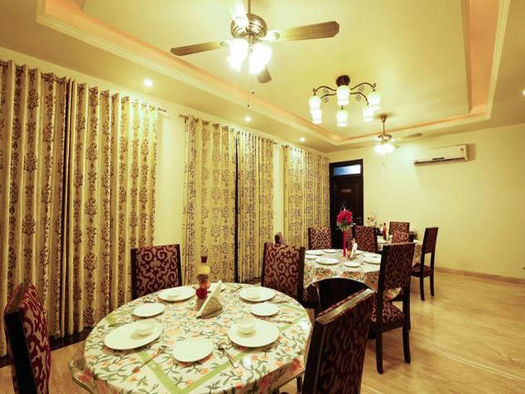 Goyal Haveli Hotel ชัยปุระ ภายนอก รูปภาพ