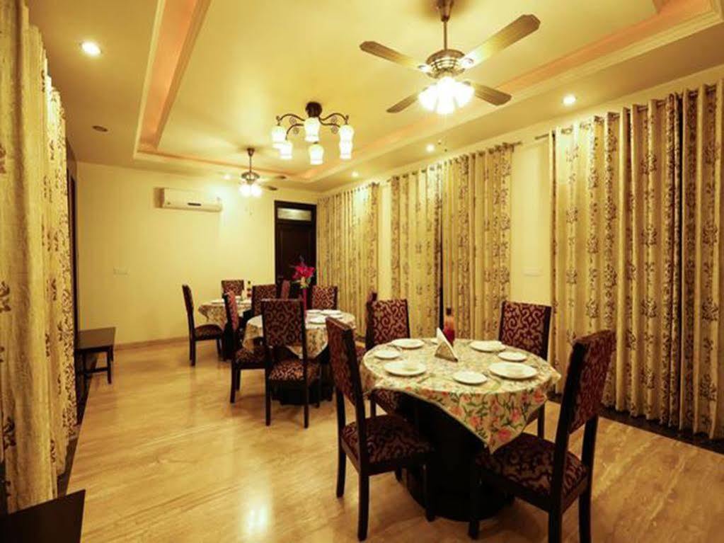Goyal Haveli Hotel ชัยปุระ ภายนอก รูปภาพ
