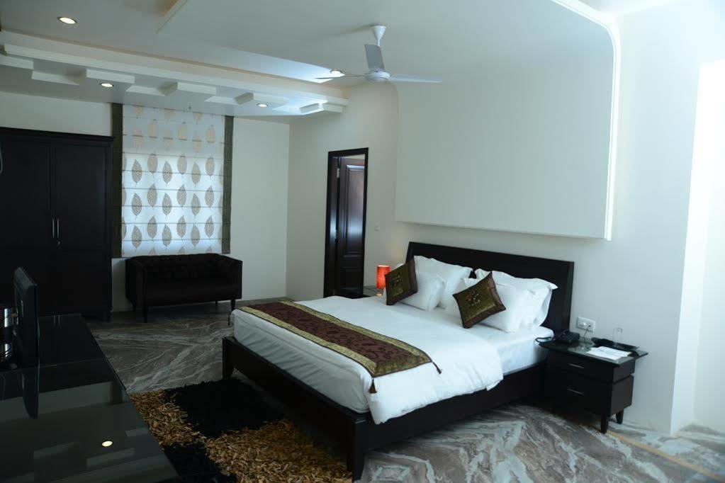 Goyal Haveli Hotel ชัยปุระ ภายนอก รูปภาพ